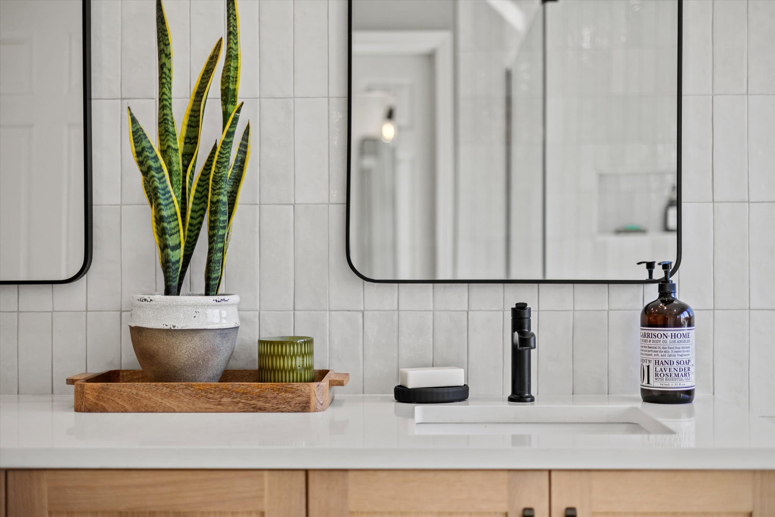 Finished bathroom – Tile detail